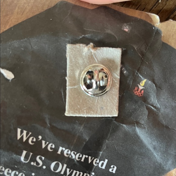 Silver Round Pin - Picture 2 of 2